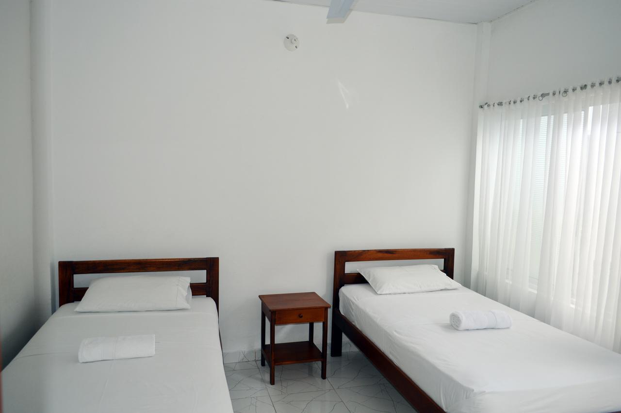 Hotel Heliconias Leticia Exterior foto